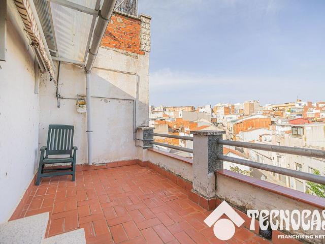 Casa pareada en venta en calle Del Franc Comtat, Terrassa, de 100 m² 4 habitaciones por 199.000
