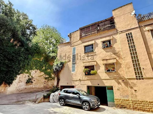 Casa pareada en venta en calle Del Trèvol, Barcelona, de 144 m² 4 habitaciones por 630.000
