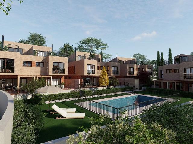 Casa pareada en venta en calle Dels Pins, Torredembarra, de 234 m² 5 habitaciones por 630.000
