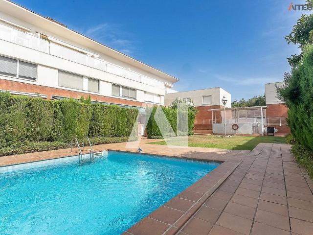 Casa pareada en venta en calle D'enric Borràs, Premià de Mar, de 214 m² 5 habitaciones por 690.000