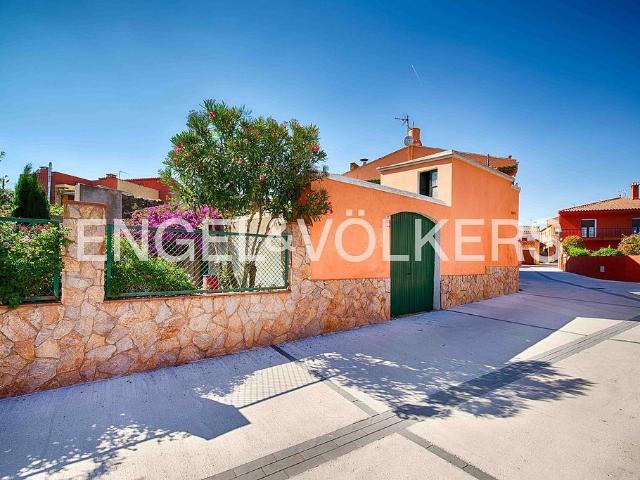 Casa pareada en venta en calle Eres, Garriguella, de 314 m² 6 habitaciones por 320.000
