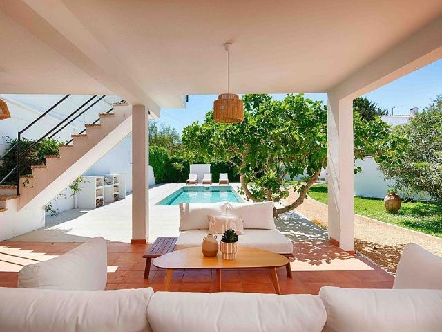 Casa pareada en venta en calle Falconera, Castelló d´Empúries, de 166 m² 3 habitaciones por 735.000