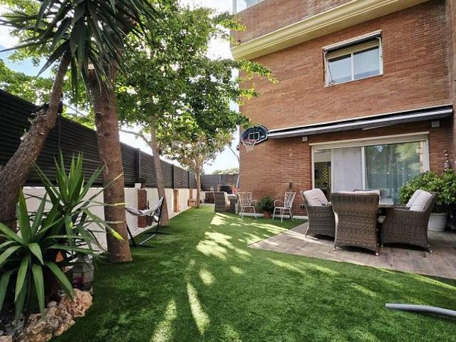 Casa pareada en venta en calle Farena, Cambrils, de 290 m² 5 habitaciones por 474.990