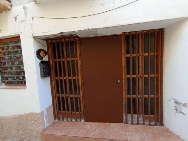 Casa pareada en venta en calle La Pena, Riba Roja d´Ebre, de 344 m² 3 habitaciones por 70.000