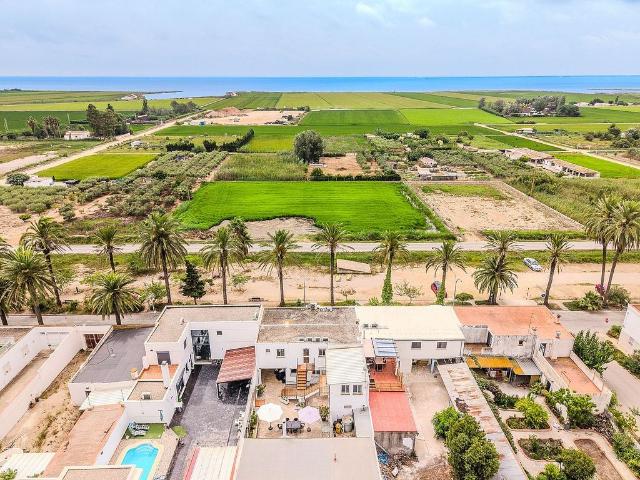 Casa pareada en venta en calle Mar del, Amposta, de 230 m² 9 habitaciones por 380.000