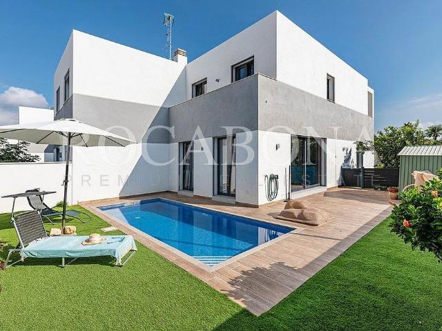 Casa pareada en venta en calle Mas D'en Marco, Cambrils, de 146 m² 4 habitaciones por 545.000