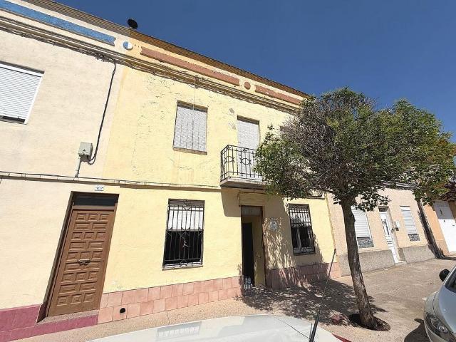 Casa pareada en venta en calle Nou, Alfarràs, de 170 m² 6 habitaciones por 110.000