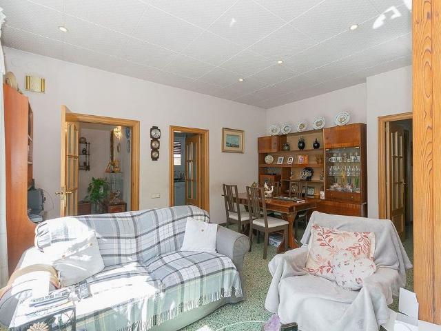Casa pareada en venta en calle Sant Jaume, Arbúcies, de 350 m² 5 habitaciones por 55.000