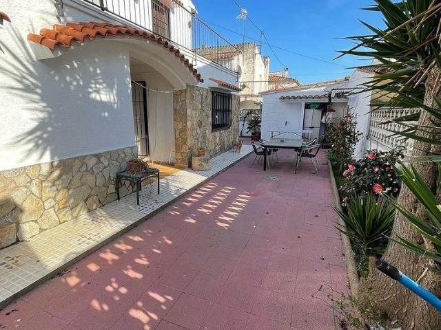 Casa pareada en venta en calle Profesor Doctor Trueta, Santa Cristina d´Aro, de 126 m² 4 habitaciones por 420.000 €
