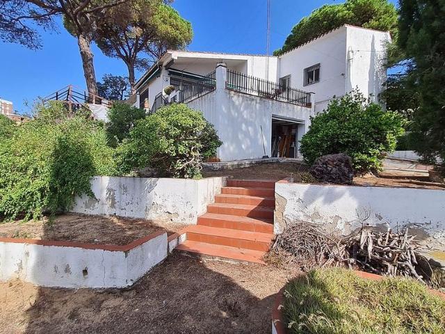 Casa pareada en venta en calle Rossinyol S Daniel, Tordera, de 270 m² 4 habitaciones por 265.000