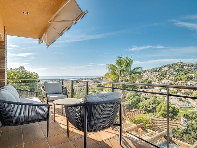 Casa pareada en venta en calle Veneçuela, Calafell, de 140 m² 4 habitaciones por 495.000