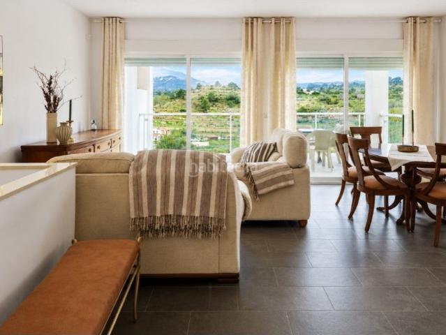 Casa pareada en venta en Calp, La Empedrola. Casa adosada con vistas impresionantes de la Sierra de Bernia. Casas pareadas.