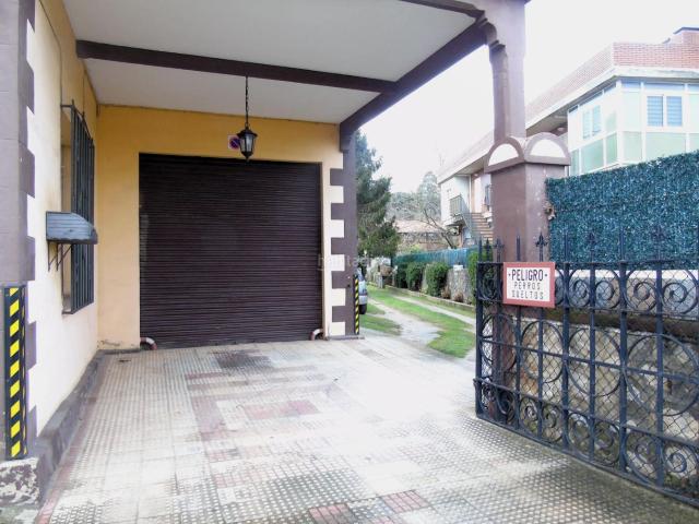 Casa pareada en venta en Camargo, Revilla. BONITA Y AMPLIA CASA CON TERRENO EN REVILLA. Casas pareadas.