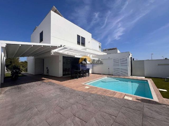 Casa pareada en venta en Cambrils, de 120 m² 3 habitaciones por 585.000