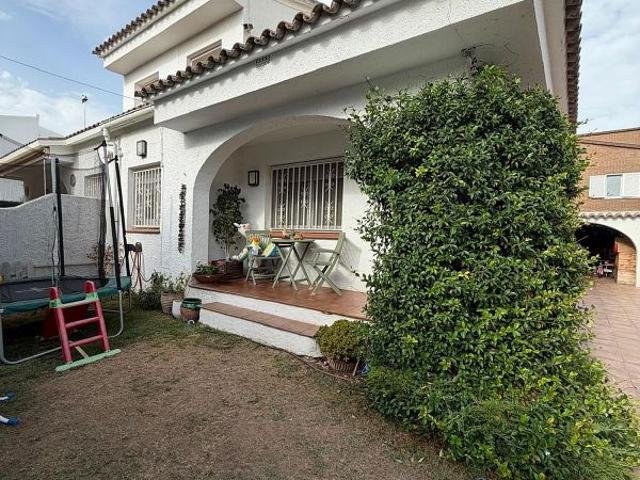 Casa pareada en venta en Cambrils, de 130 m² 3 habitaciones por 410.000