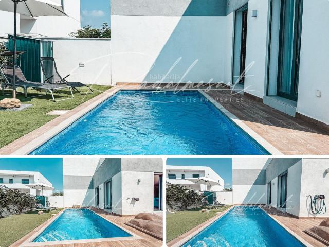 Casa pareada en venta en Cambrils, Quatre Camins Costa Dorada. Pareado con jardín y piscina en Vilafortuny. Casas pareadas.
