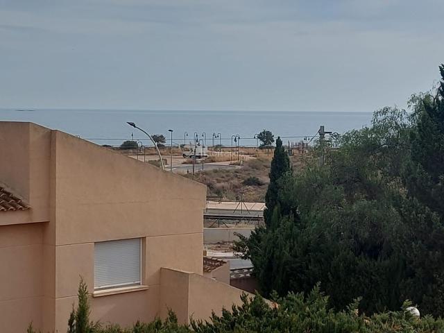 Casa pareada en venta en Campello el, Pueblo Español Coveta Fumá. CHALET PAREADO EN PERFECTO ESTADO, JARDIN, PERGOLA, CERACA DE PARADA DE TRAM Y LA PLAYA. Casas pareadas Campello.