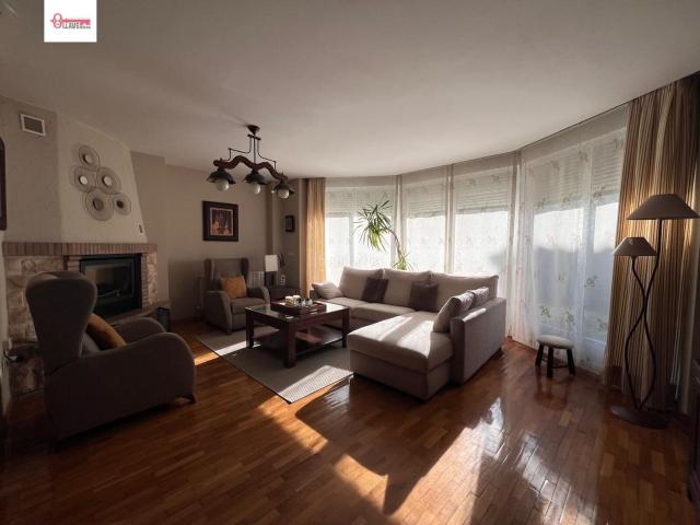 Casa pareada en venta en Cardeñajimeno. PAREADO EN CARDEÑAJIMENO. Casas pareadas.