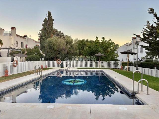 Casa pareada en venta en Casares, Marina de Casares. Casa en venta en Casares. Casas pareadas.