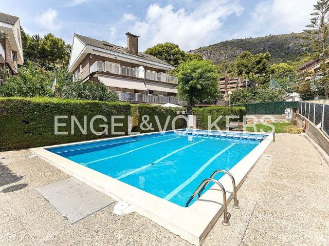 Casa pareada en venta en Castelldefels, de 160 m² 5 habitaciones por 710.000