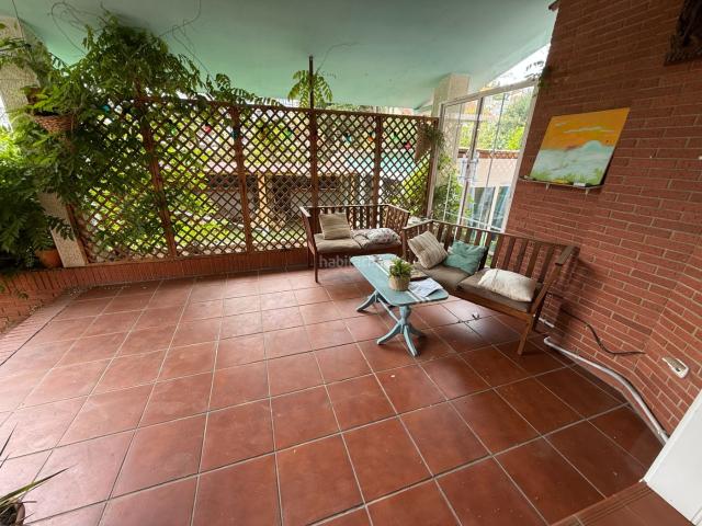 Casa pareada en venta en Castrillón, Salinas. Chalet pareado en venta en Calle Bernardo Álvarez Galán. Casas pareadas.