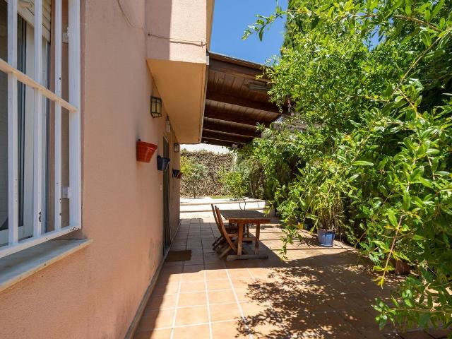Casa pareada en venta en Cenes de la Vega. LUMINOSO PAREADO A POCOS MINUTOS DE GRANADA. Casas pareadas Cenes de la.