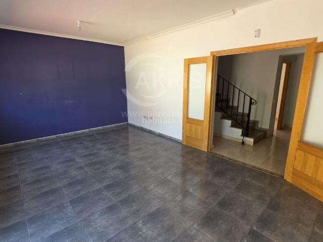 Casa pareada en venta en Chozas de Canales. Chalet pareado en Chozas de Canales. Casas pareadas Chozas de.