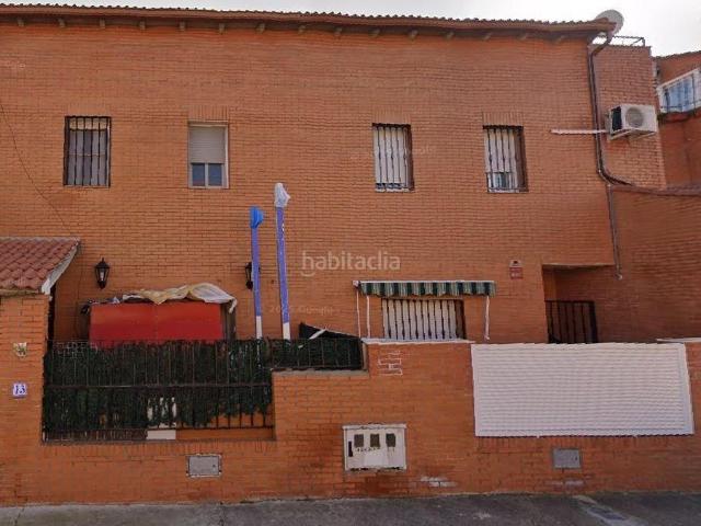 Casa pareada en venta en Chozas de Canales. SE VENDE inmueble ALQUILADO en Chozas de Canales. Casas pareadas Chozas de.