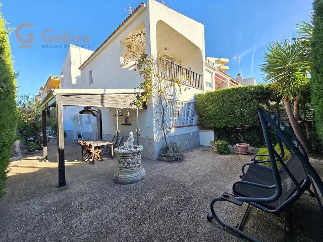 Casa pareada en venta en Cunit, de 110 m² 4 habitaciones por 335.000