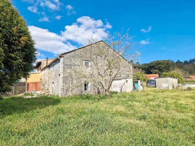 Casa pareada en venta en Ames, Bugallido. Casas pareadas.
