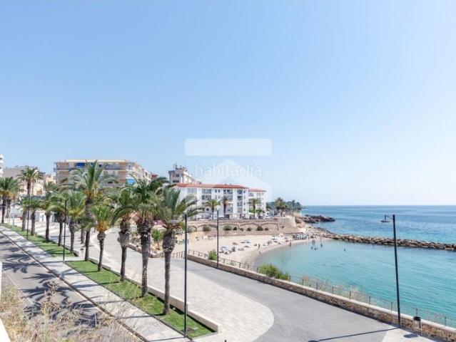 Casa pareada en venta en Ametlla de Mar L´, L´Ametlla de Mar Costa Dorada. A pasos del mar y del puerto con licencia turística. Casas pareadas Ametlla de Mar.