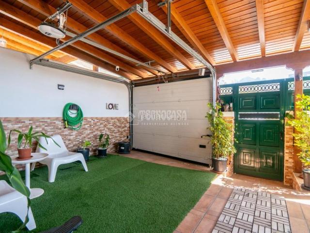 Casa pareada en venta en Adeje, Casco Urbano. Casa en venta en Adeje. Casas pareadas.