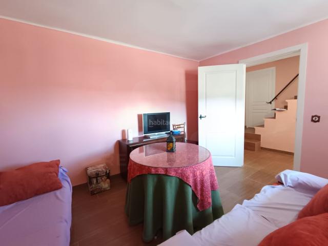 Casa pareada en venta en Alamedilla. Casas pareadas.