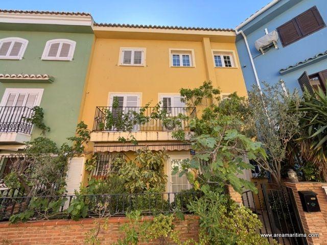 Casa pareada en venta en Alboraya, Port Saplaya. Venta de exclusiva casa con garaje y vistas a la dársena, en Port Saplaya, Alboraya Valencia Área Marítima Inmobiliaria · Ofic. Casas pareadas.