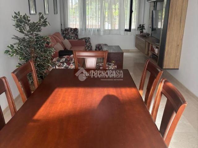 Casa pareada en venta en Alcalá de Guadaira, La Paz. Casa en venta en Alcalá de guadaira. Casas pareadas Alcalá de.
