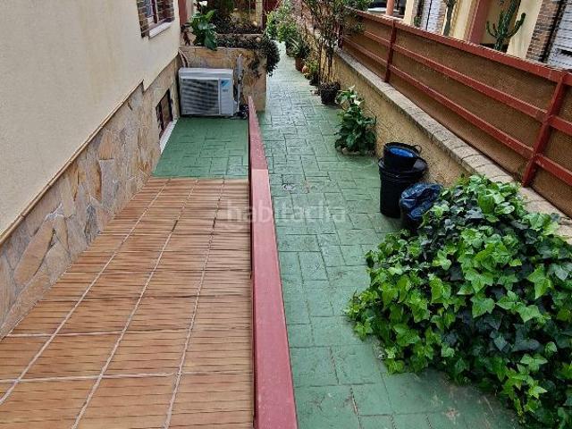 Casa pareada en venta en Alhaurín de la Torre, Capellanía Retamar. Lista para entrar a vivir. Espaciosa, luminosa, mucha privacidad. Acceso próximo a autovías, colegios, supermercado. Casas.
