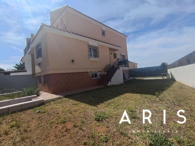 Casa pareada en venta en Alhaurín de la Torre, Manantiales Lagar Cortijo. Chalet Pareado en Urbanización Cortijos del Sol. Casas pareadas Alhaurín de la.
