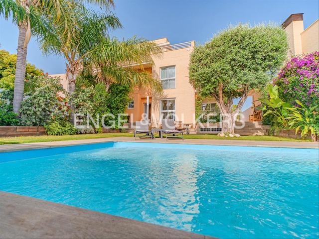 Casa pareada en venta en Alicante, Alicante Golf. Exclusivo y Majestuoso en el Golf de Alicante. Casas pareadas.