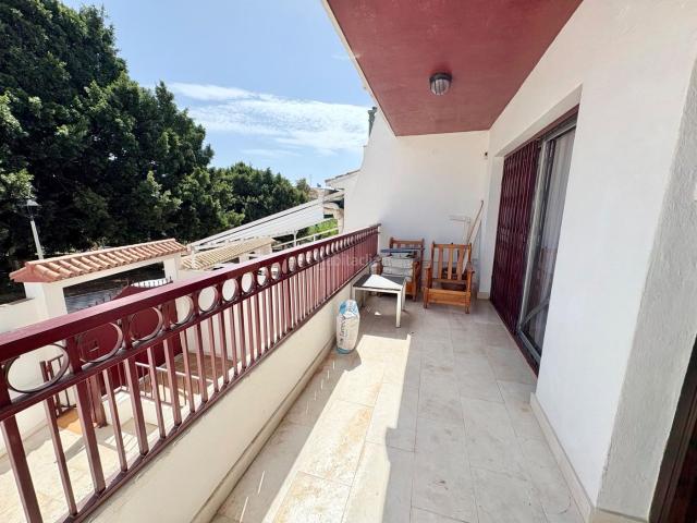 Casa pareada en venta en Almayate Bajo. Amplio Pareado situado en Almayate. Casas pareadas Almayate.