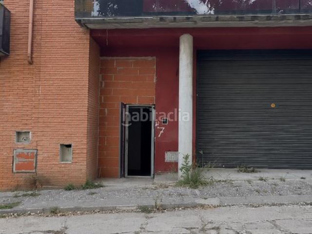 Casa pareada en venta en Arbúcies. Casa de 280 m² para reformar íntegramente en Arbúcies con gran garaje. Casas pareadas.