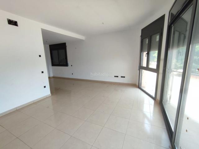 Casa pareada en venta en Arbúcies. Solvia Inmobiliaria Chalet adosado Arbúcies. Casas pareadas.