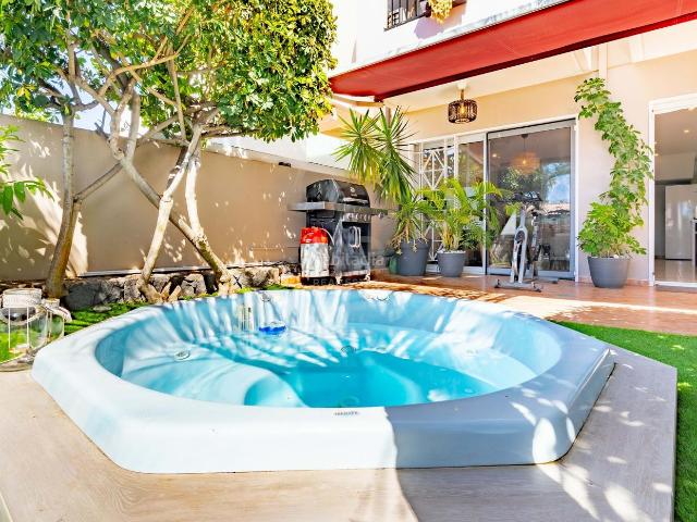 Casa pareada en venta en Arona, Palm Mar. Casas pareadas.