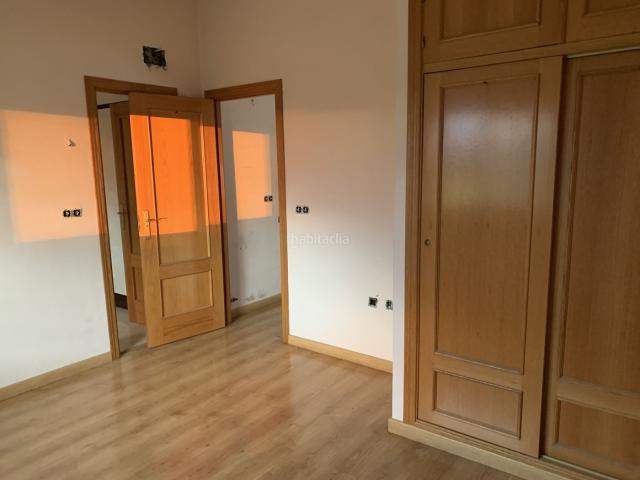 Casa pareada en venta en Atarfe. Solvia Inmobiliaria Chalet adosado Atarfe. Casas pareadas.