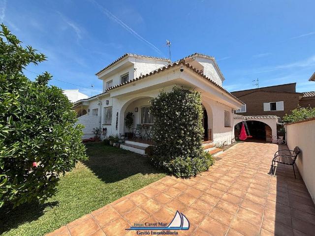 Casa pareada en venta en avenida Pintor Fortuny, Cambrils, de 111 m² 3 habitaciones por 429.900