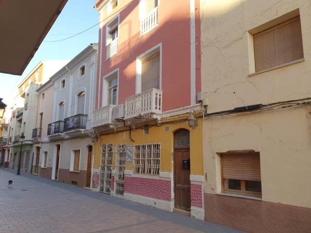 Casa pareada en venta en Ayora. Solvia Inmobiliaria Chalet adosado Ayora. Casas pareadas.