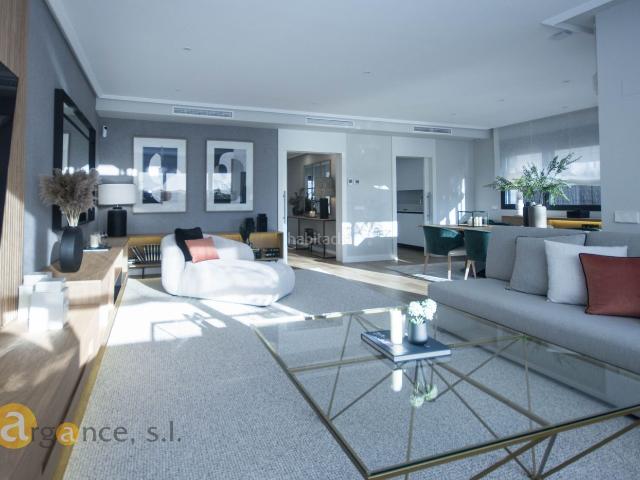 Casa pareada en venta en Boadilla del Monte, El Olivar de Mirabal. ARGANCE INMOBILIARIA VENDE PAREADO 5 DORMITORIOS UNO EN PLANTA BAJA. CON INSTALACION FOTOVOLTAICA Y AEROTERMIA. Casas pareadas.