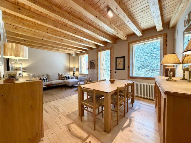 Casa pareada en venta en Bòrdes Es Pirineos. Casa rural en venta en Es Bòrdes. Casas pareadas Bòrdes.