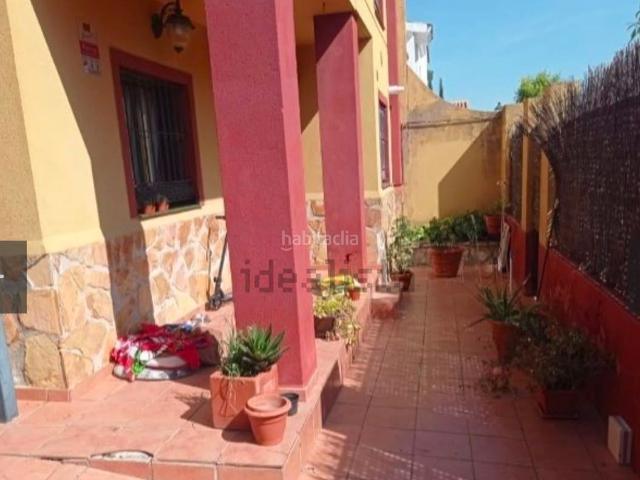 Casa pareada en venta en Bormujos, Centro. Magnífica casa pareada muy cerca del centro de Bormujos. Casas pareadas.