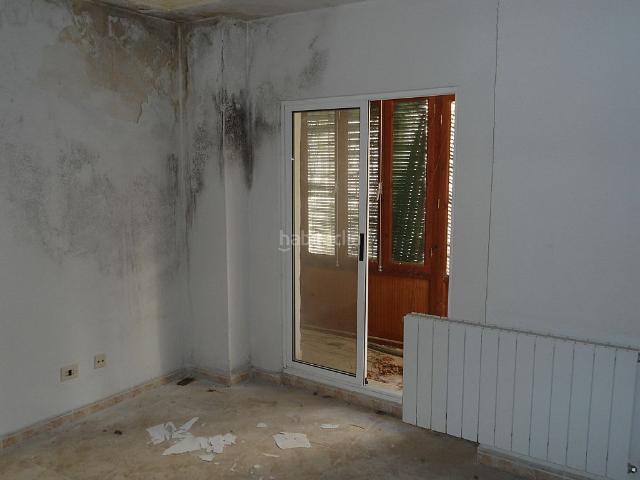 Casa pareada en venta en Baza. Solvia Inmobiliaria Chalet adosado Baza. Casas pareadas.