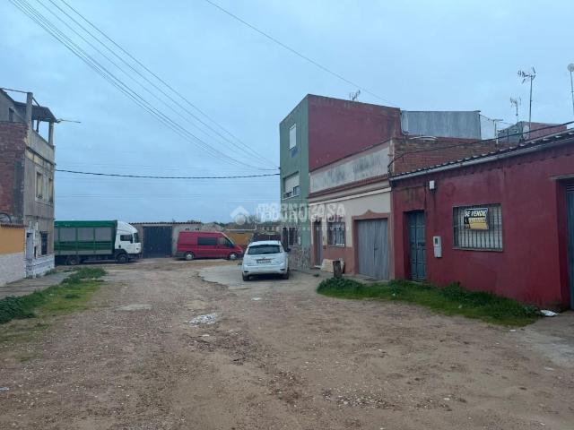 Casa pareada en venta en Badajoz, Dehesilla de Calamón Campomanes. Casa en venta en Badajoz. Casas pareadas.